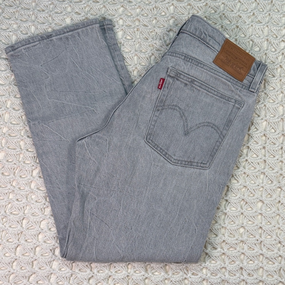 NWOT Levi's Women’s Wedgie Straight Leg Gray Jeans with Leather Patch